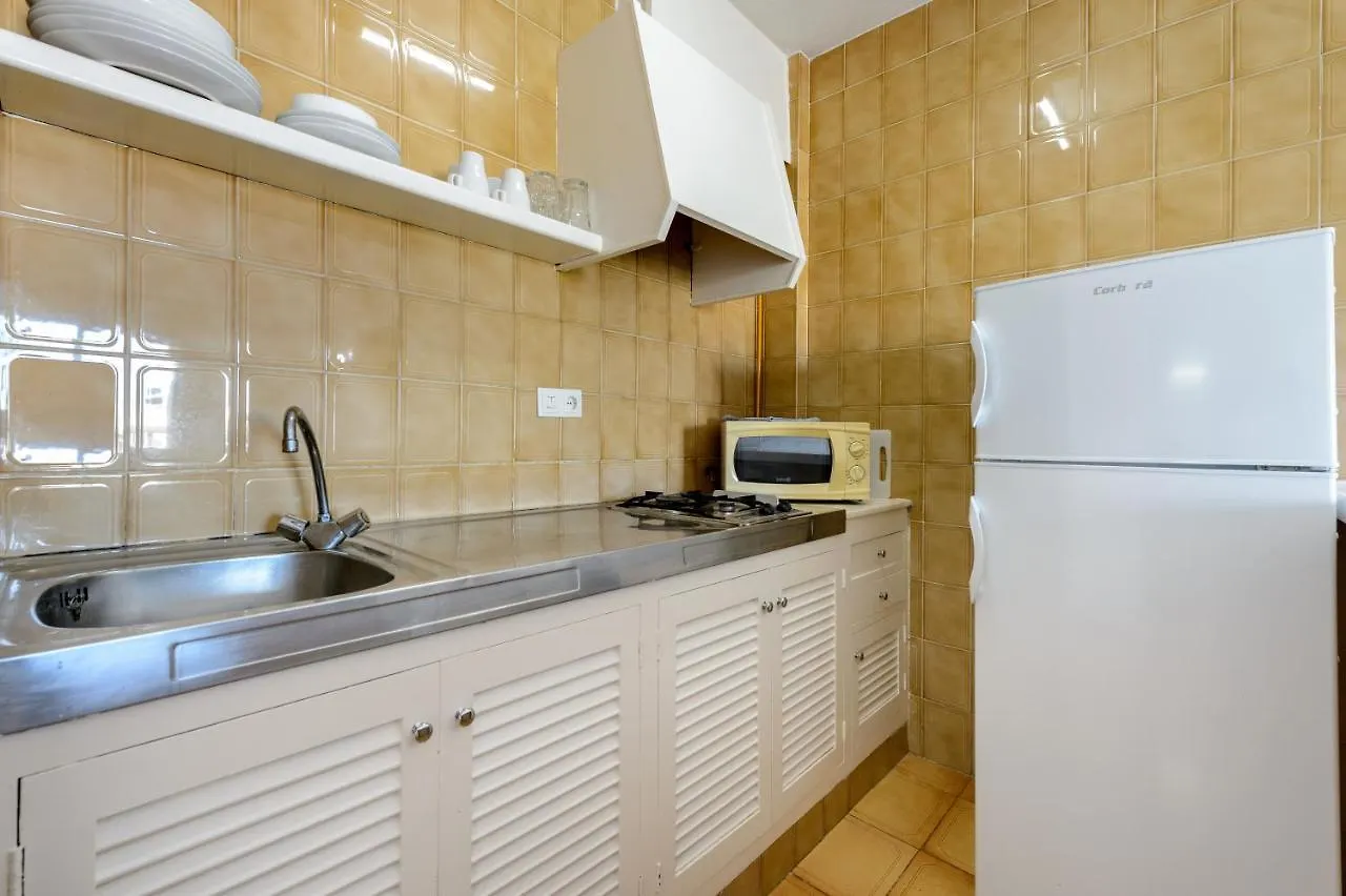 *** Apart Otel Apartamentos San Antonio Beach İspanya