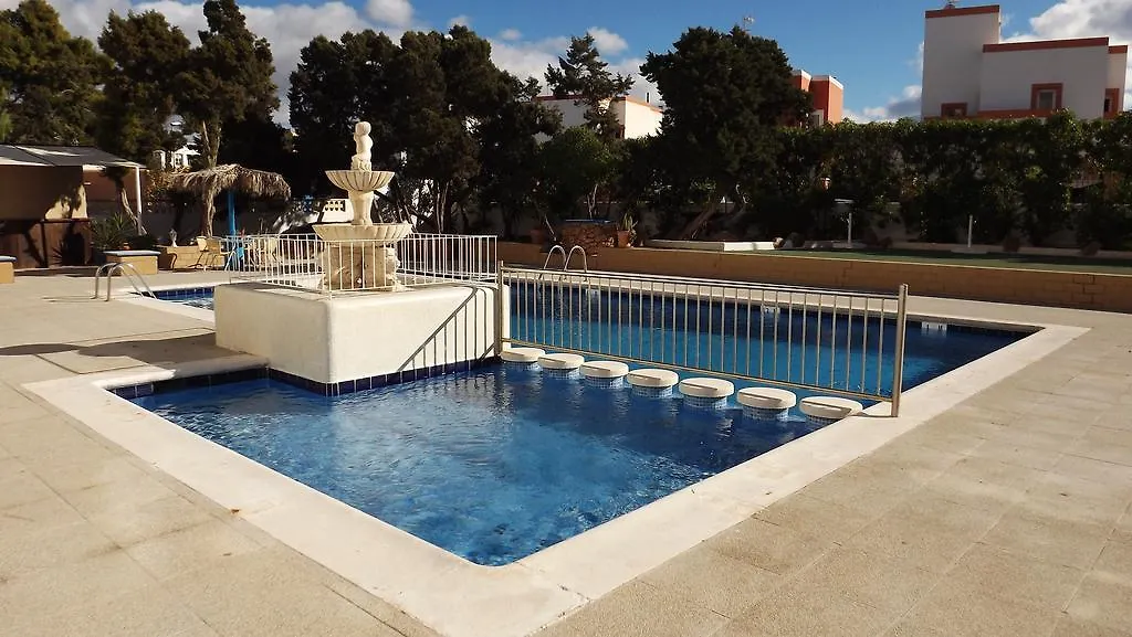 Apartamentos San Antonio Beach İspanya