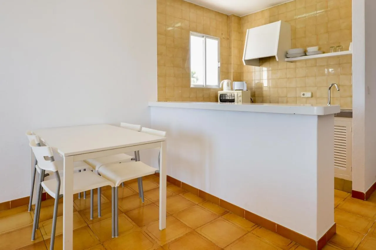 Apartamentos San Antonio Beach İspanya