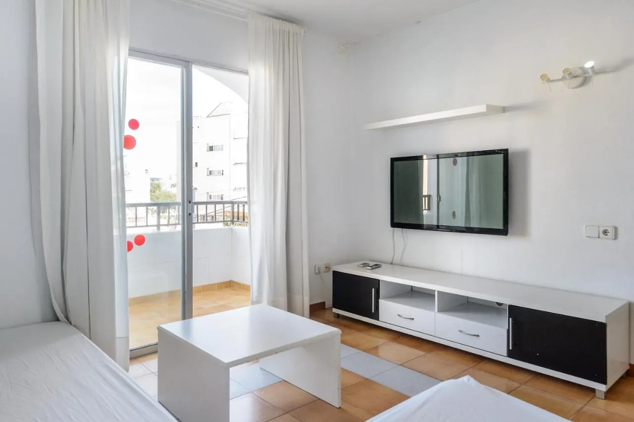 Aparthotel Apartamentos San Antonio Beach