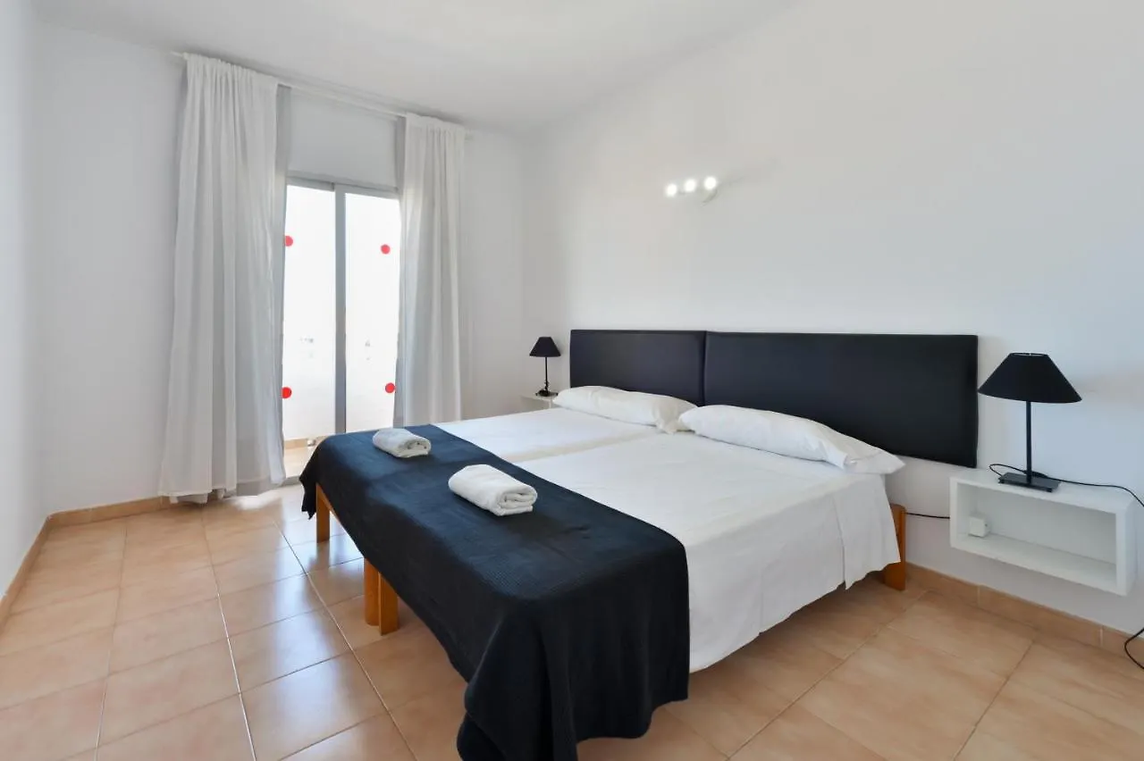 *** Aparthotel Apartamentos San Antonio Beach Španělsko